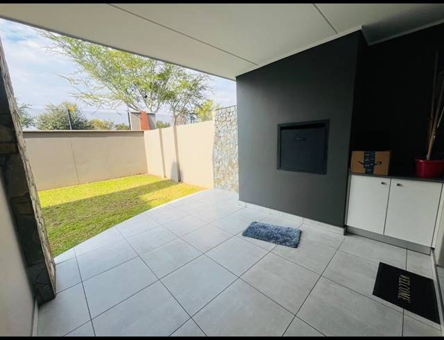 3 BEDROOM APARTMENT FOR SALE IN WATERFALL